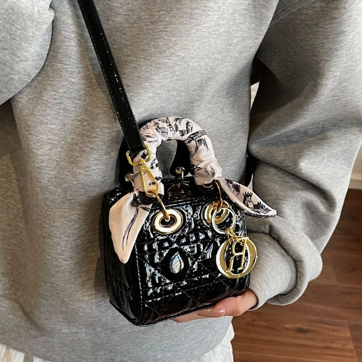 Mini Chain Crossbody Shoulder Handbag