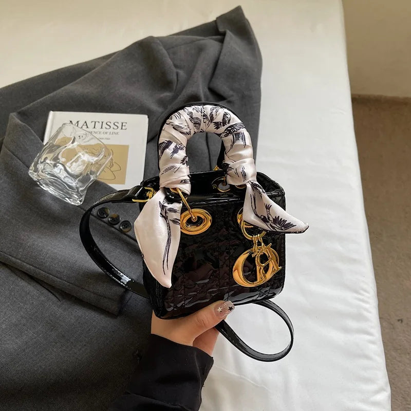 Mini Chain Crossbody Shoulder Handbag